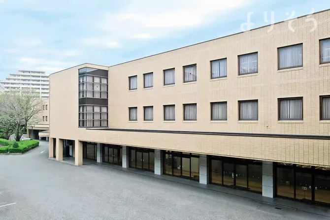 小さな森の家 代々幡斎場